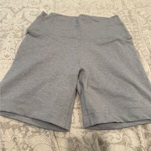 Fleo Women's High-Waist Bike Shorts in Heather Gray